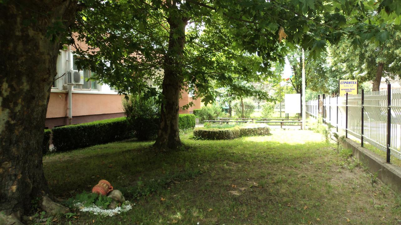 Hotel Stroitel Hisarya Exterior foto